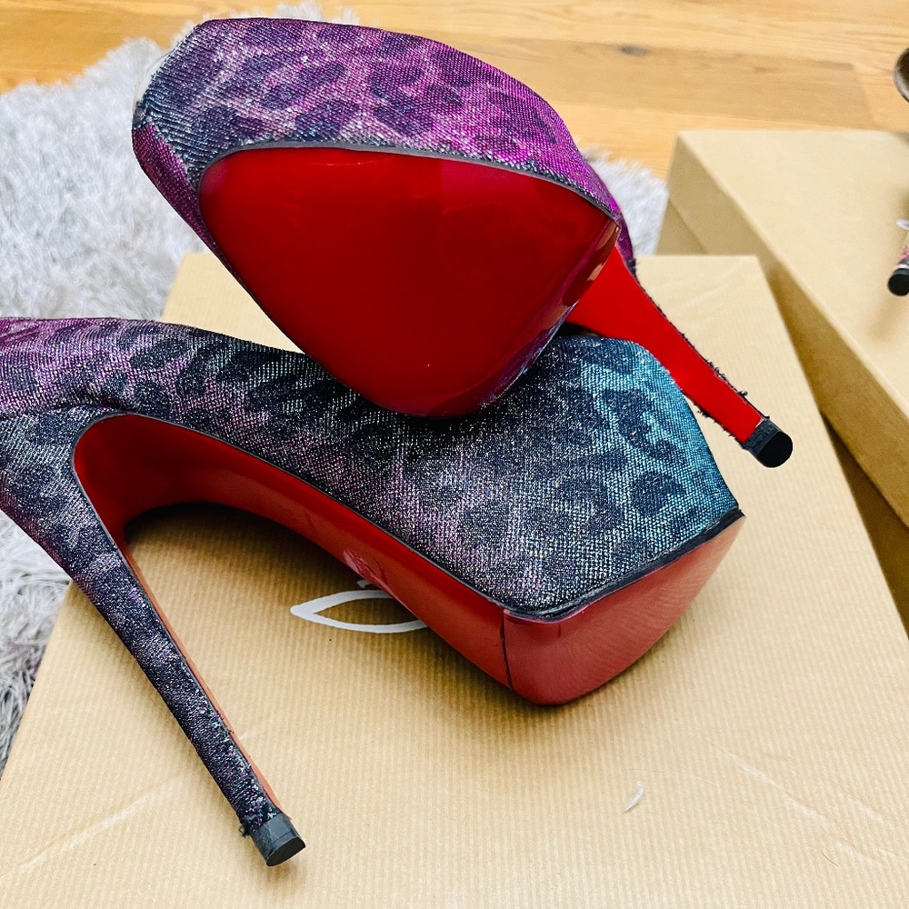 RED BOTTOMS